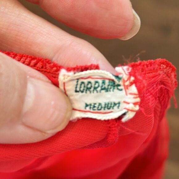 Vtg 50s/60s Lorraine red nylon half slip with black & red embroidered hem - Picture 6 of 6